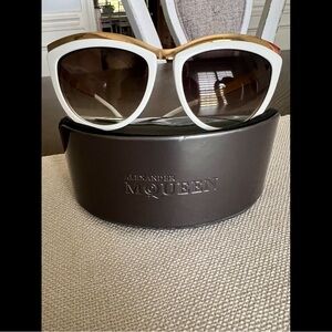 Alexander McQueen White and Gold Cat-Eye Sunglasses